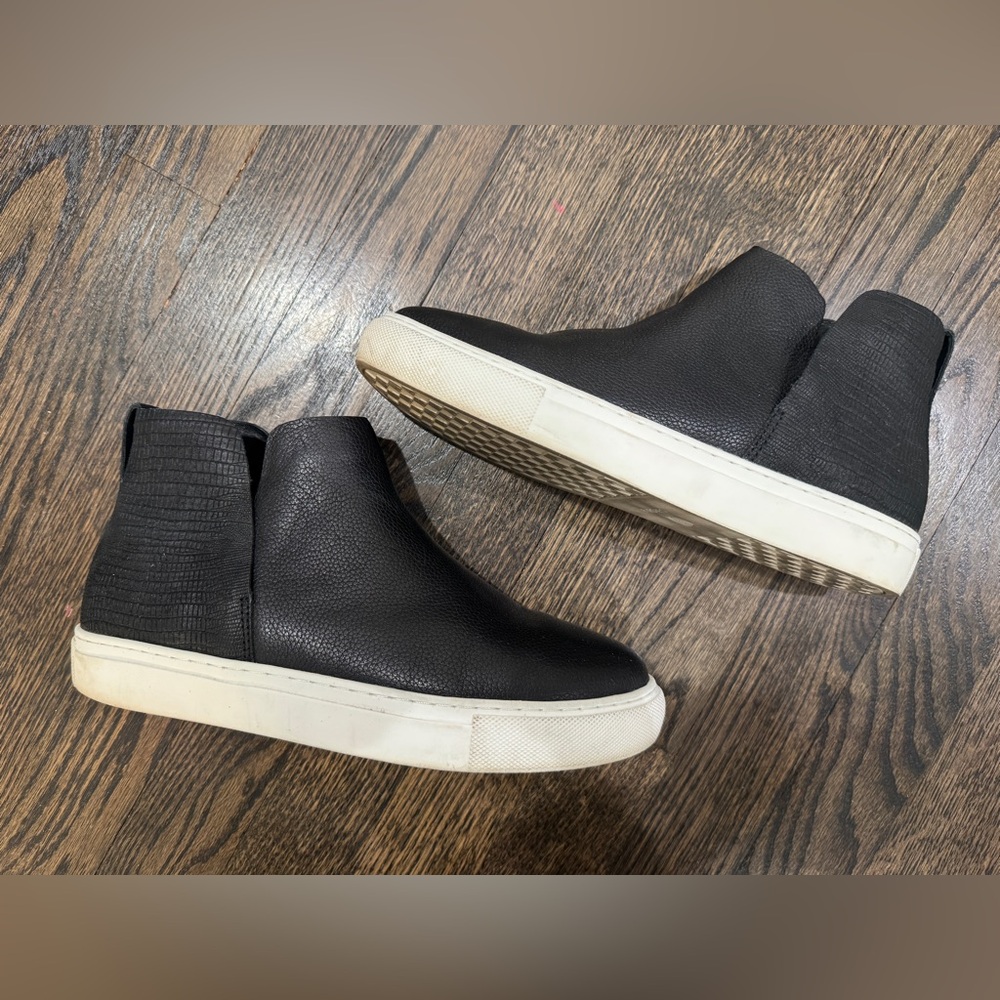 Birdies • The Falcon Chelsea Black Leather Slip-On Sneakers (8)